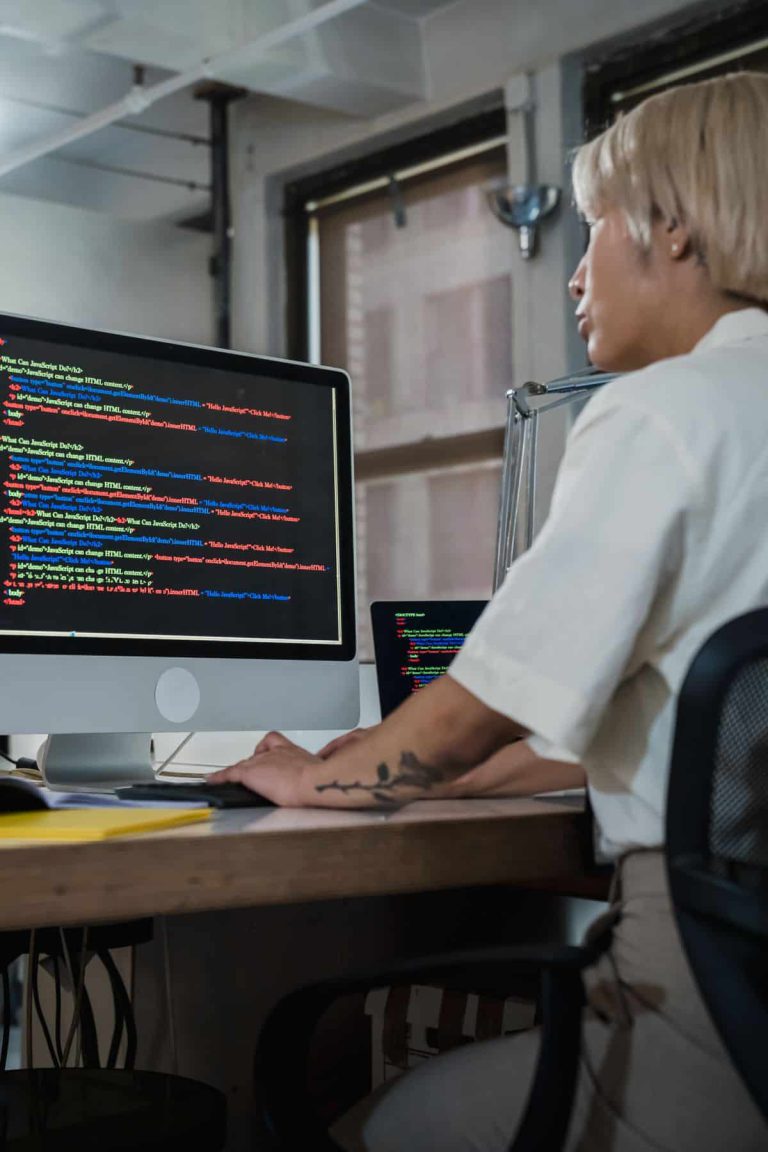 Développeur web autodidacte : est-ce encore possible de percer en 2025 ?